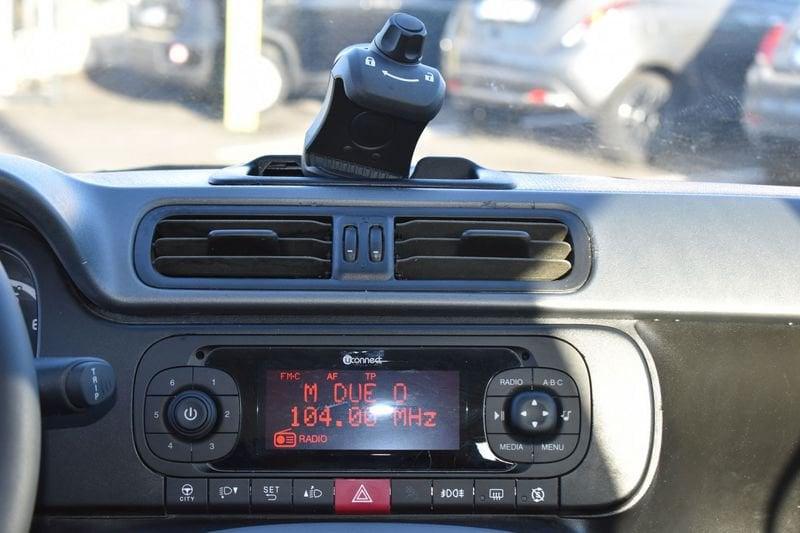 FIAT Panda 1.2 69cv E6 Waze