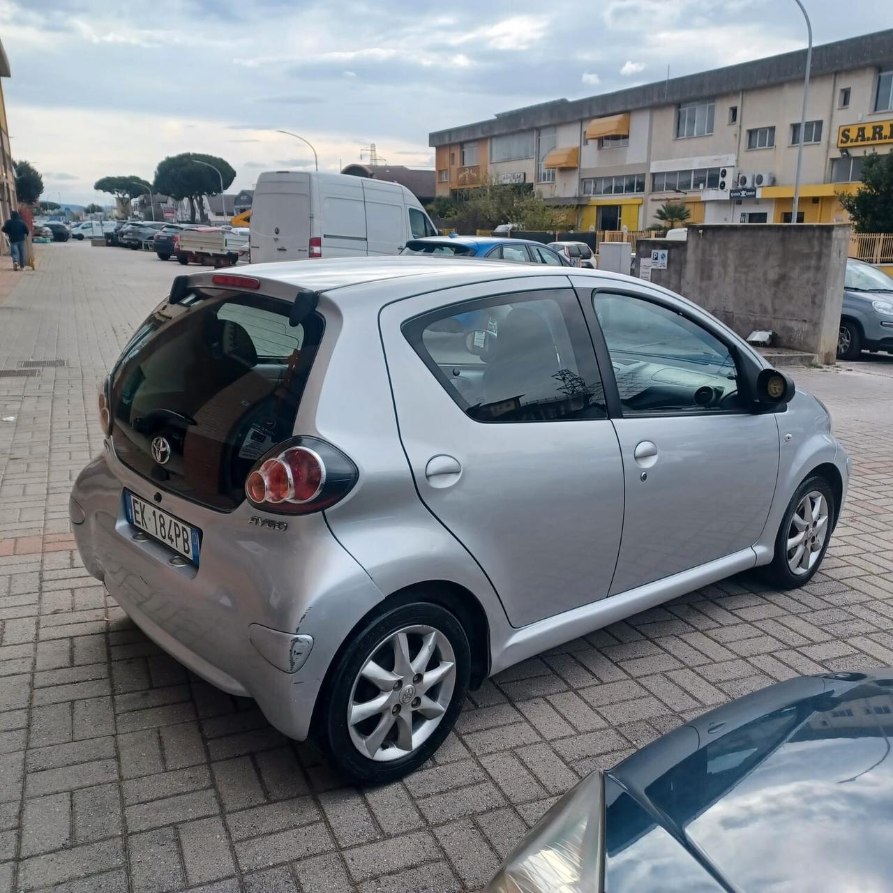 135.048 KM AYGO 1.0 NEOPATENTATI AUTOMATICA