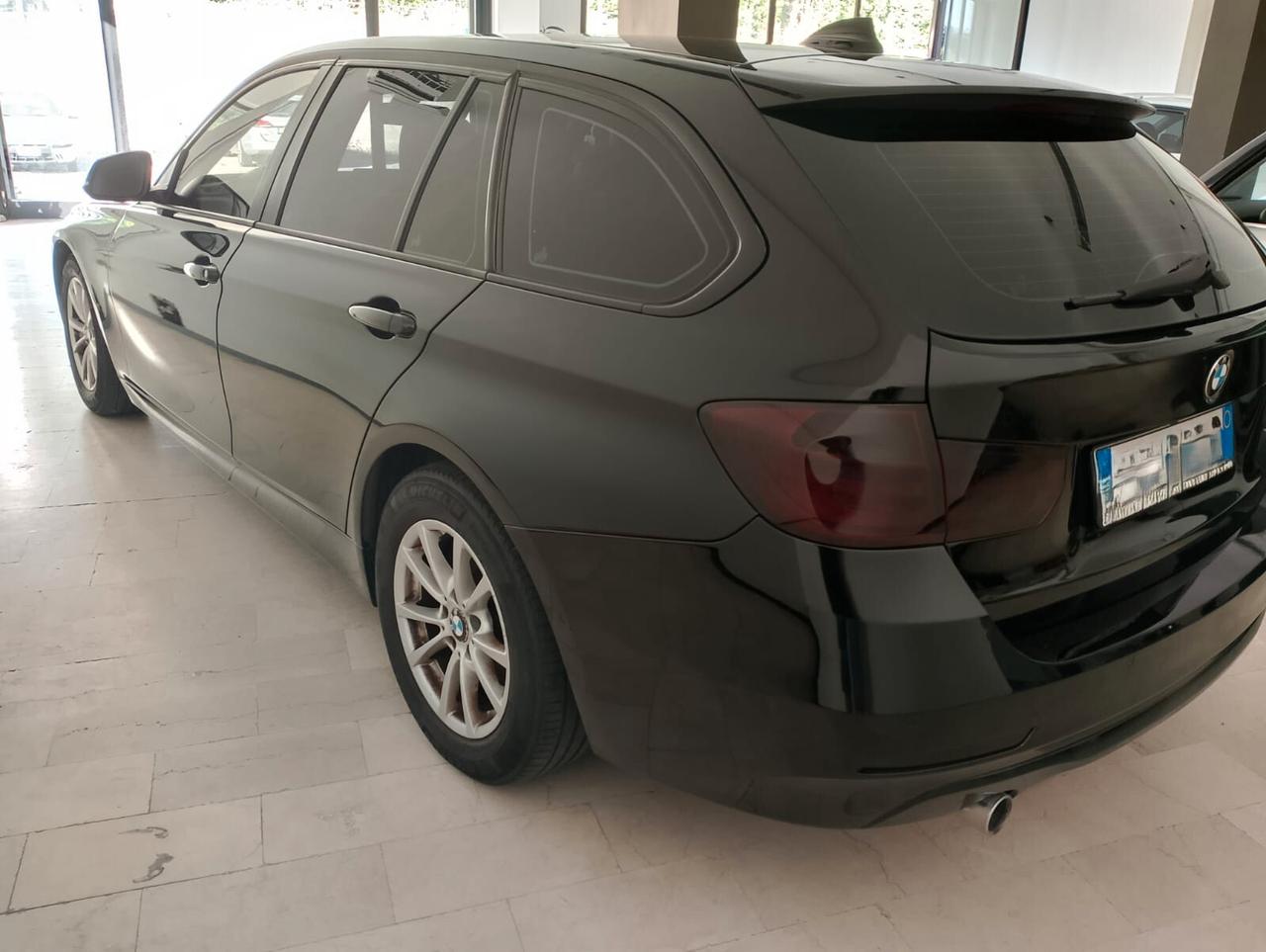 Bmw 316d Touring Sport-Automatico-Navi