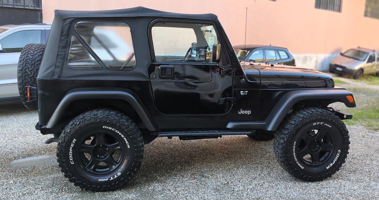 Jeep Wrangler 2.5 Soft top 4 posti