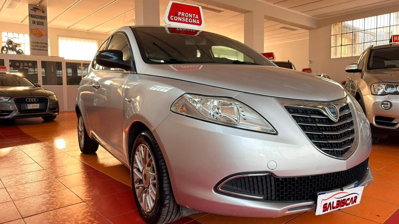 Lancia Ypsilon 1.2 69 CV 5 porte S&S Gold