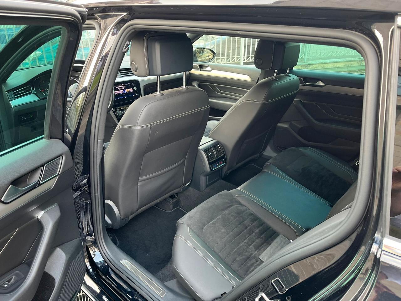 Volkswagen Passat Sw 2.0 TDI 190 CV DSG imm. 2020 iva esposta