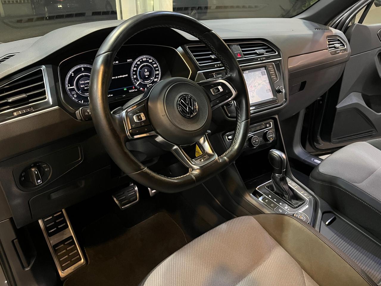 Volkswagen Tiguan 2.0 bitdi Executive R-Line 4motion 240cv dsg