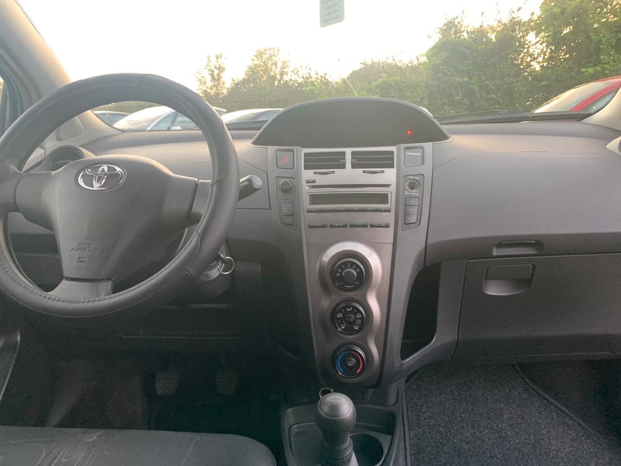 Toyota Yaris 1.0 69cv 5p - 2010