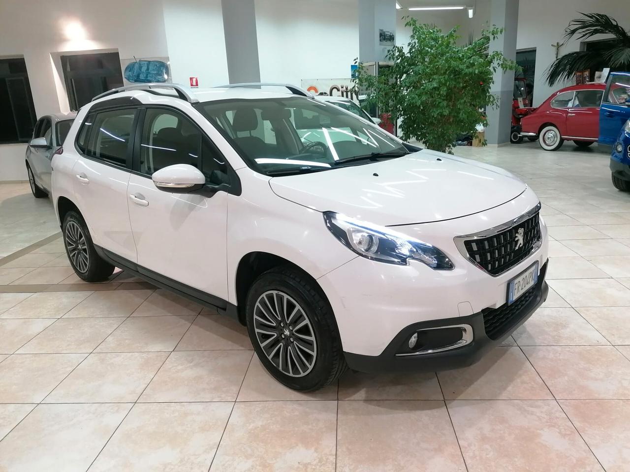 PEUGEOT 2008 1.2 BENZINA PURE TECH ALLURE(ADATTA NEOPATENTATI)