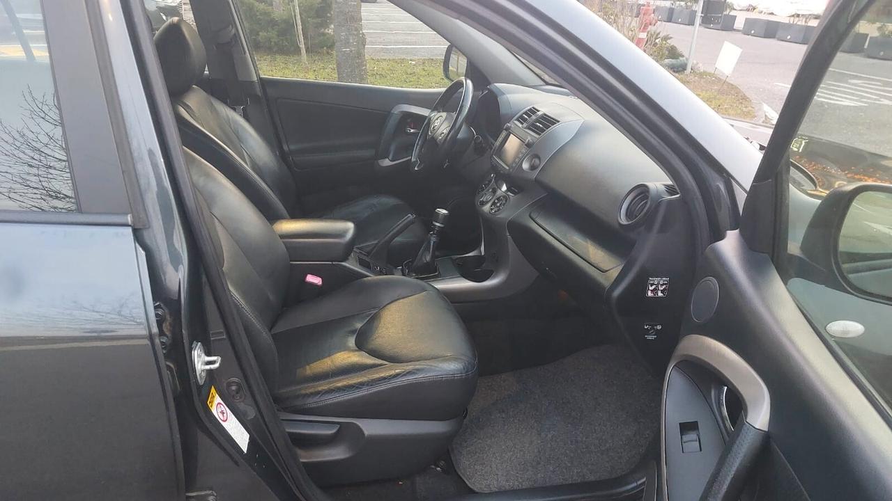 Toyota RAV 4 RAV4 2.2 D-4D 136 CV Luxury