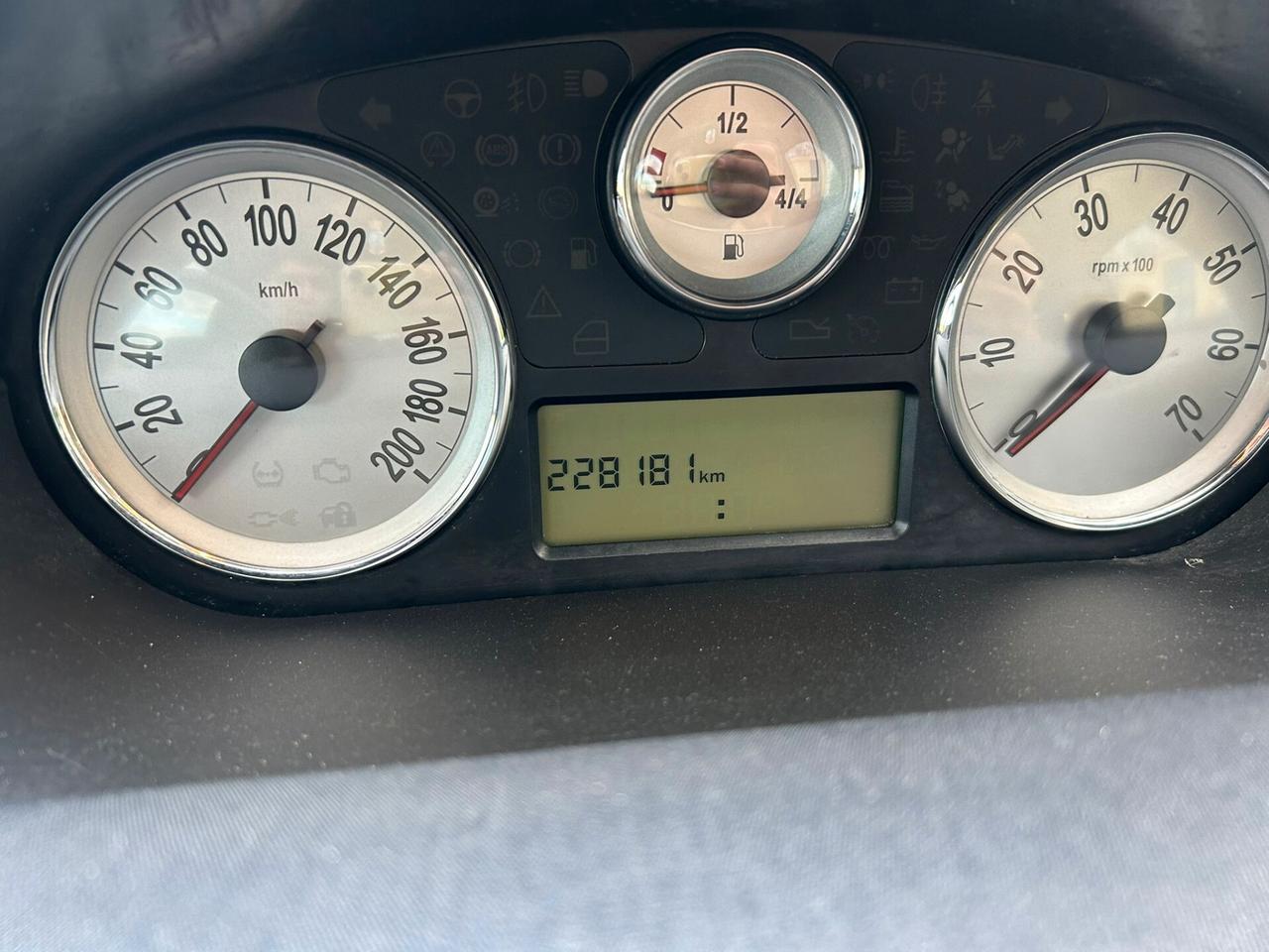 Lancia Ypsilon 1.2 GOLD ORO