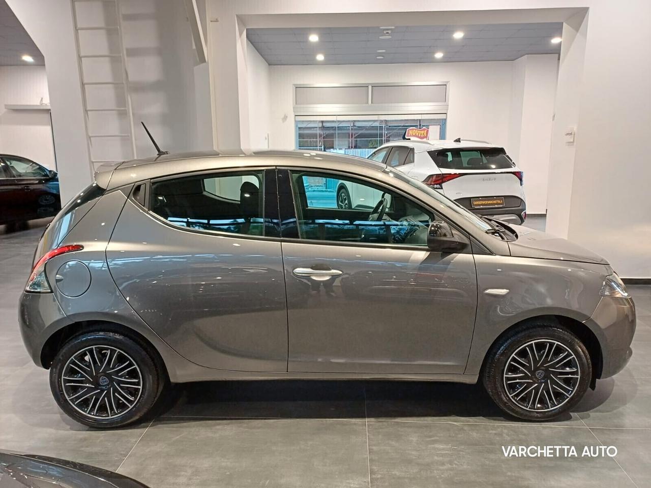 Lancia Ypsilon 1.0 FireFly 5 porte S&S Hybrid Gold Plus