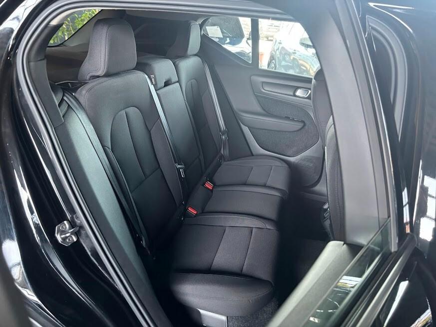Volvo XC40 T2 Momentum Pro 129cv NEOPATENTATI