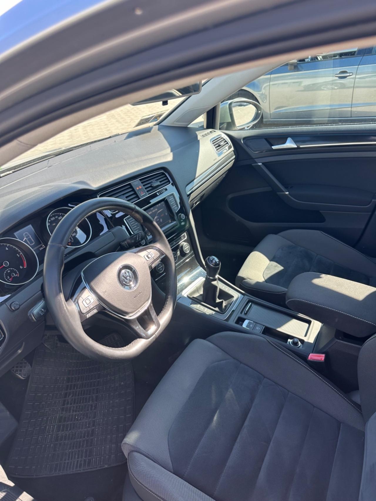 Volkswagen Golf 1.6 TDI Highline CON TETTUCCIO