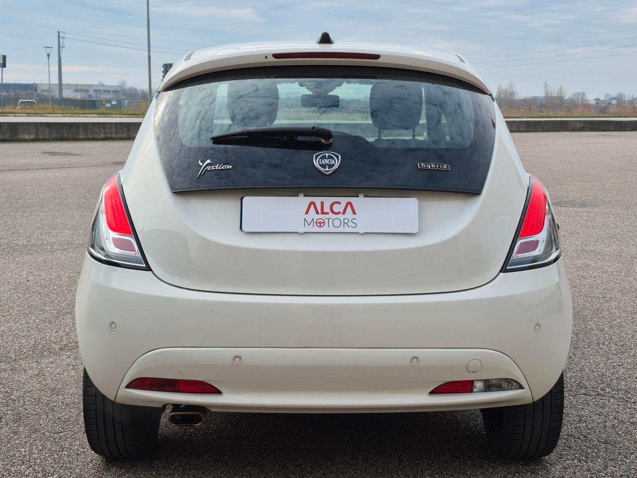 Lancia Ypsilon 1.0 FireFly 5 porte S&S Hybrid Ecochic Gold