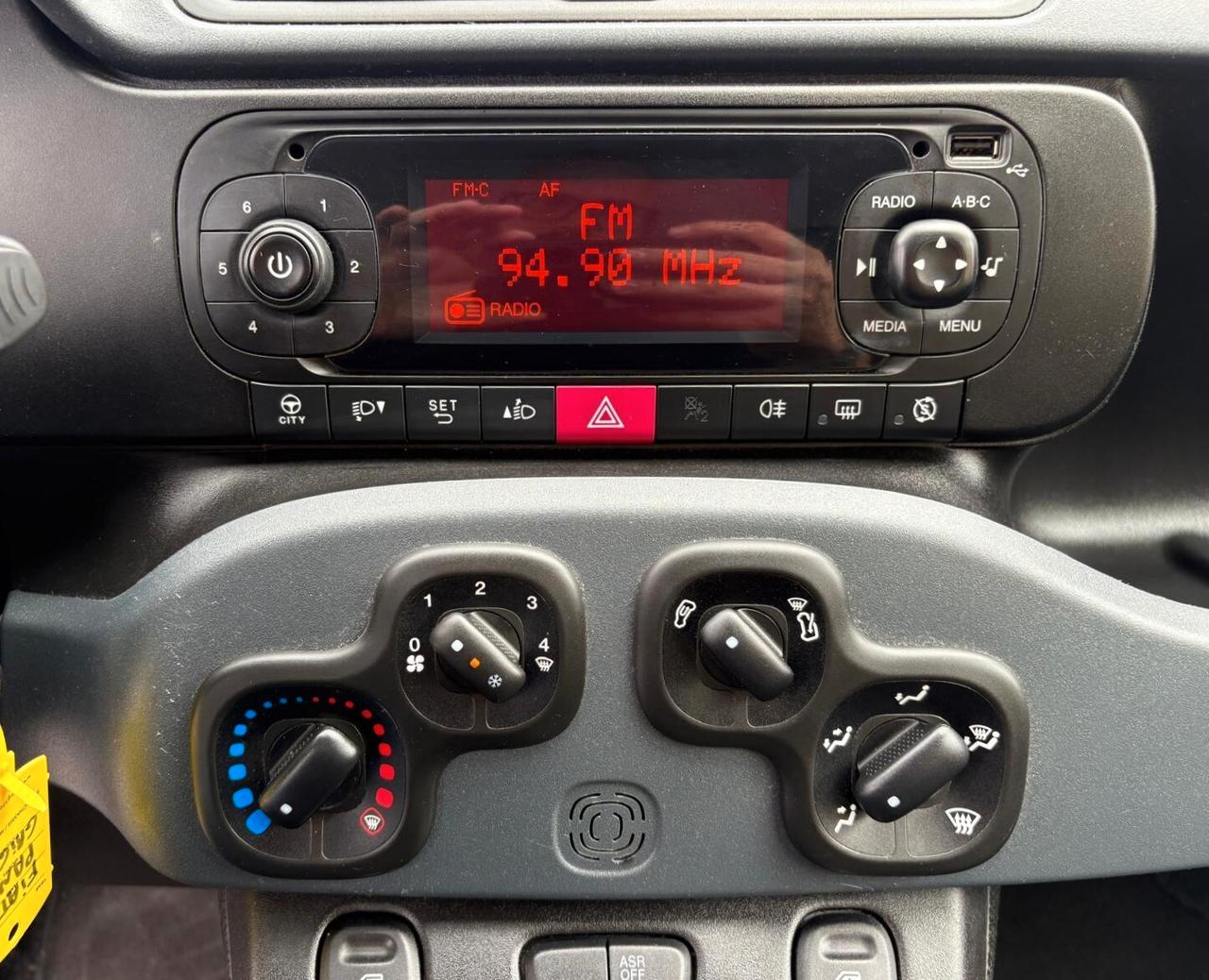 Fiat Panda 1.2 - 5 POSTI - ADATTA NEOPATENTATI - GOMMATA NUOVA