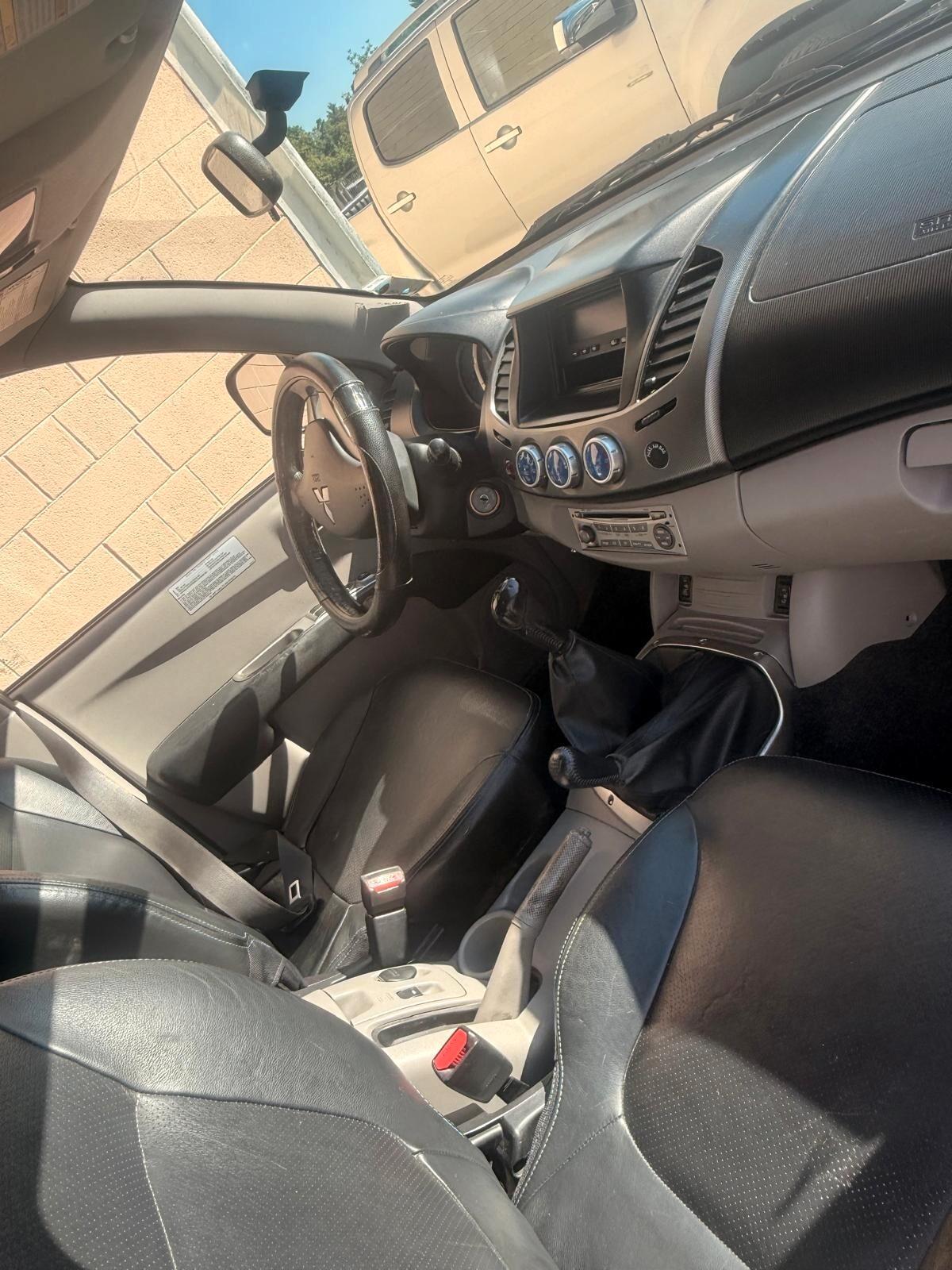 Mitsubishi L200 2.5 DI-D/136CV Double Cab