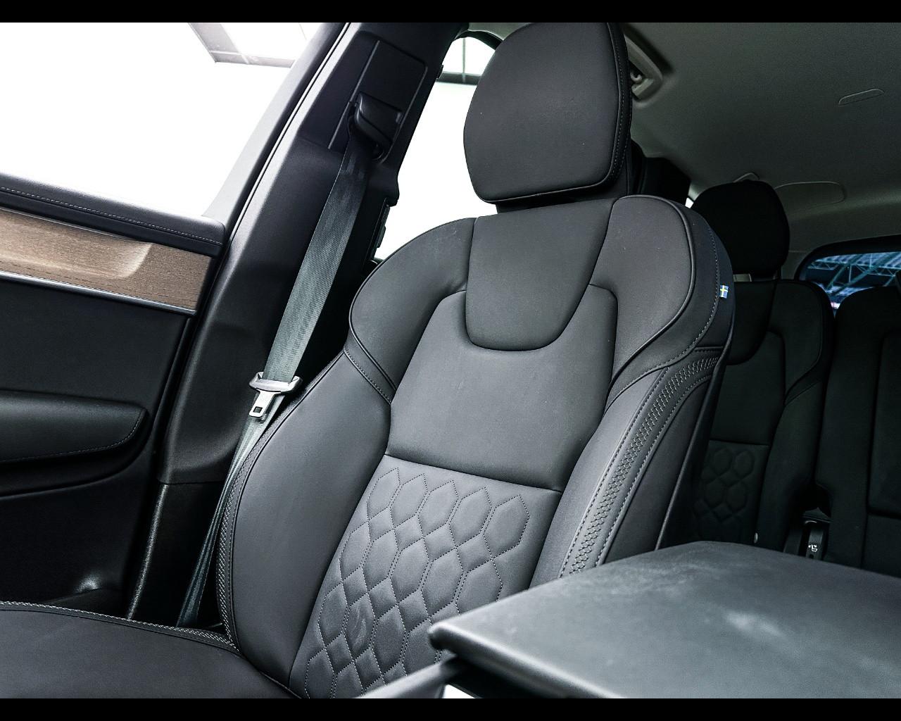 VOLVO XC90 B5 AWD automatico 7 posti Plus Bright