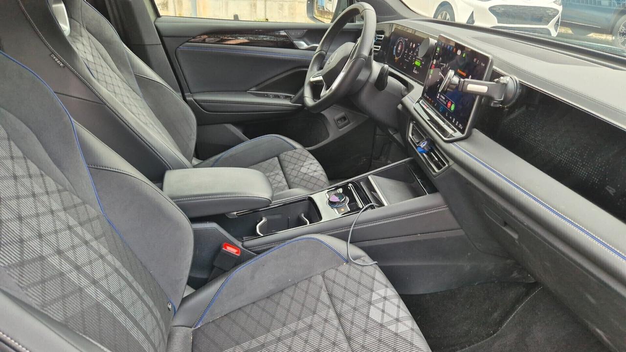 Volkswagen Tiguan 2.0 TDI 150 CV SCR DSG R-Line