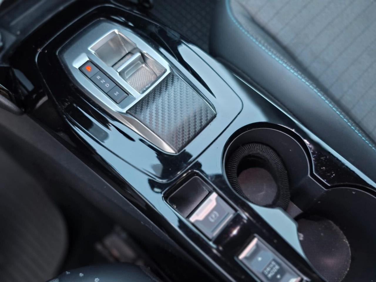 Peugeot 2008 PureTech 130 S&S EAT8 Allure