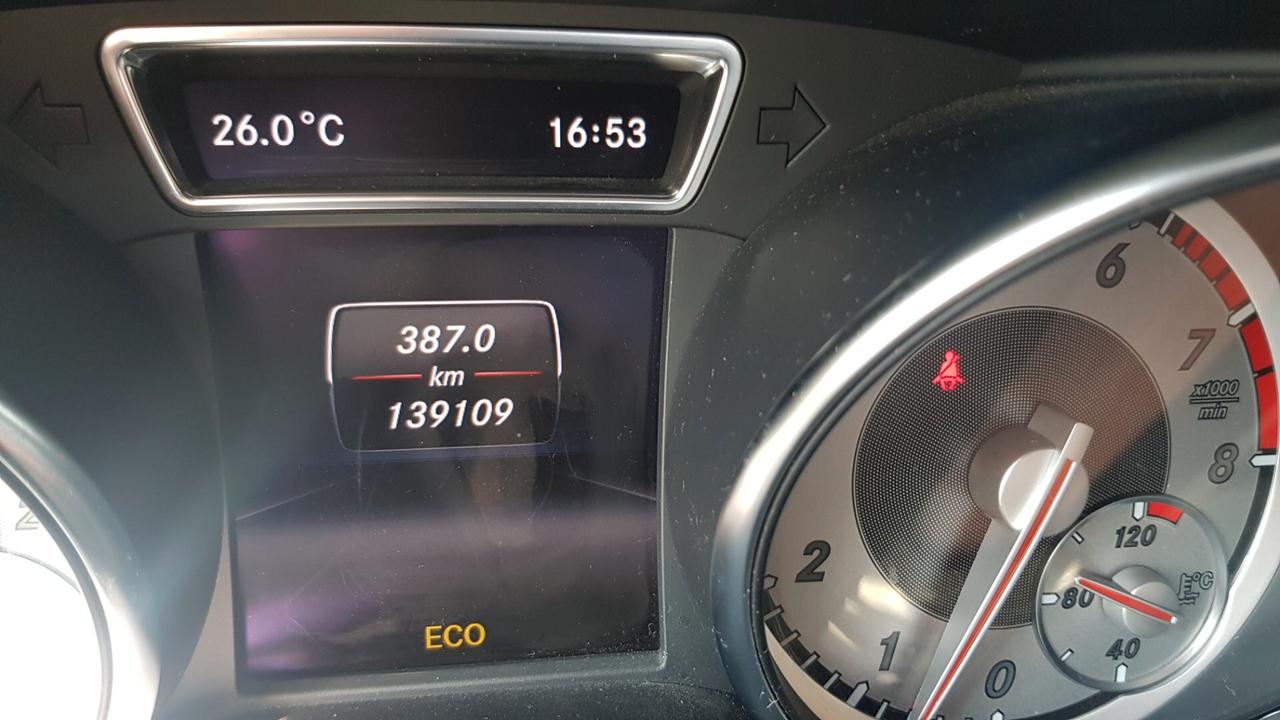 Mercedes-benz CLA 180 BLACK LINE UNI PRO!!!