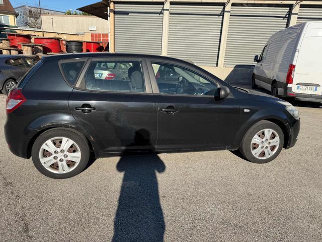 KIA cee'd 117,150km 1.4 90CV 5p. EX nessun lavoro da fare