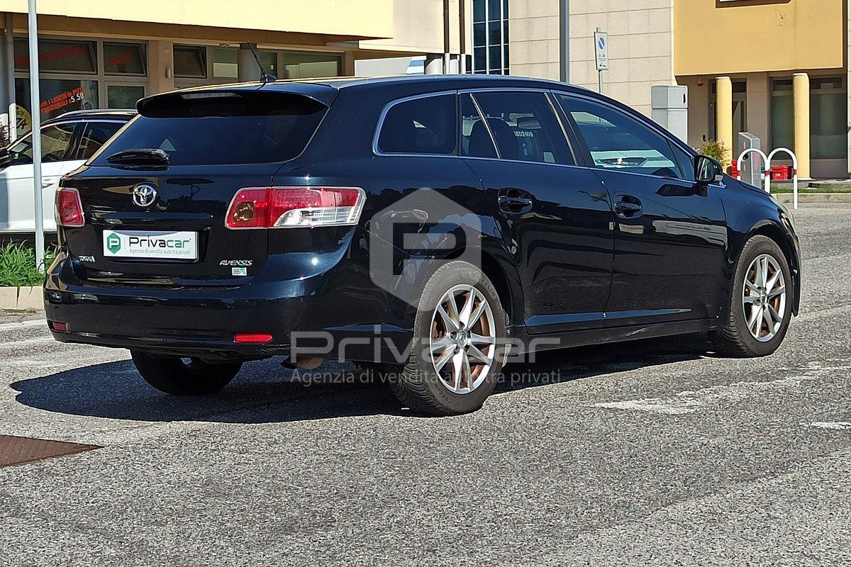 TOYOTA Avensis 2.0 D-4D Wagon Sol