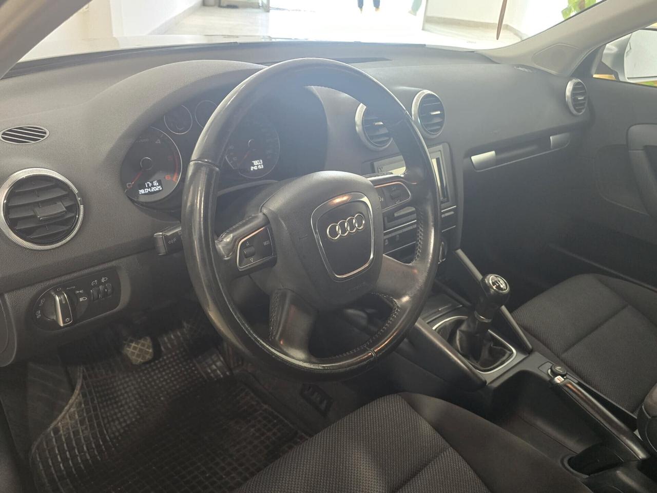 Audi A3 1.6 TDI 105 CV CR Ambiente