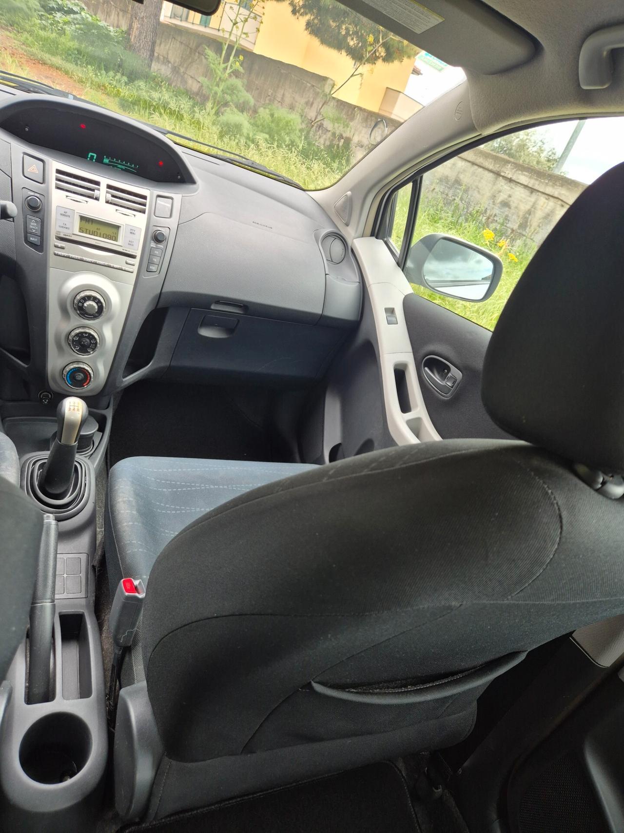 Toyota Yaris 1.0 benzina 5 porte