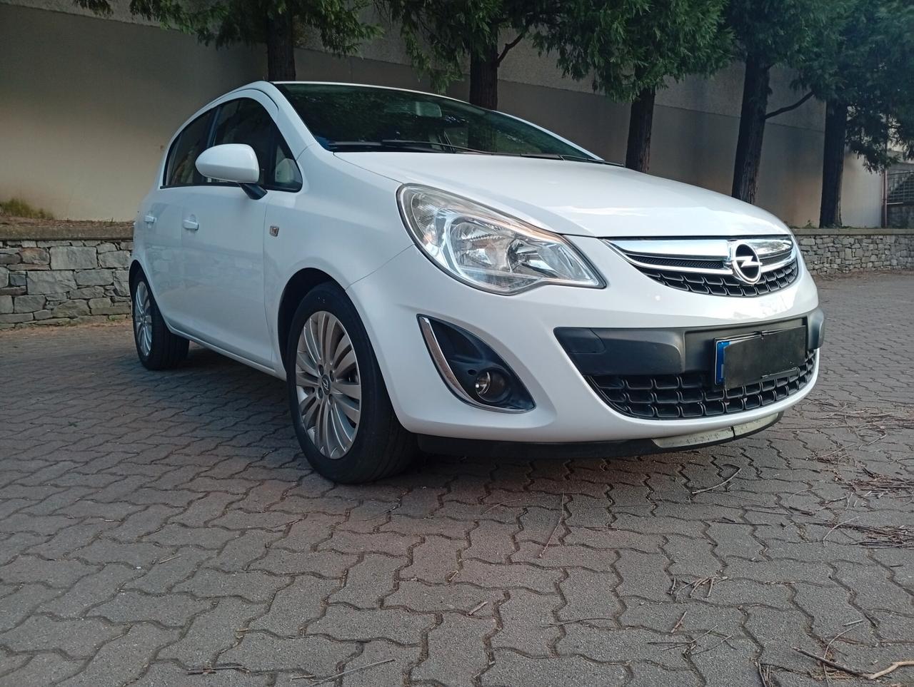 Opel Corsa 1.2 3 porte Club