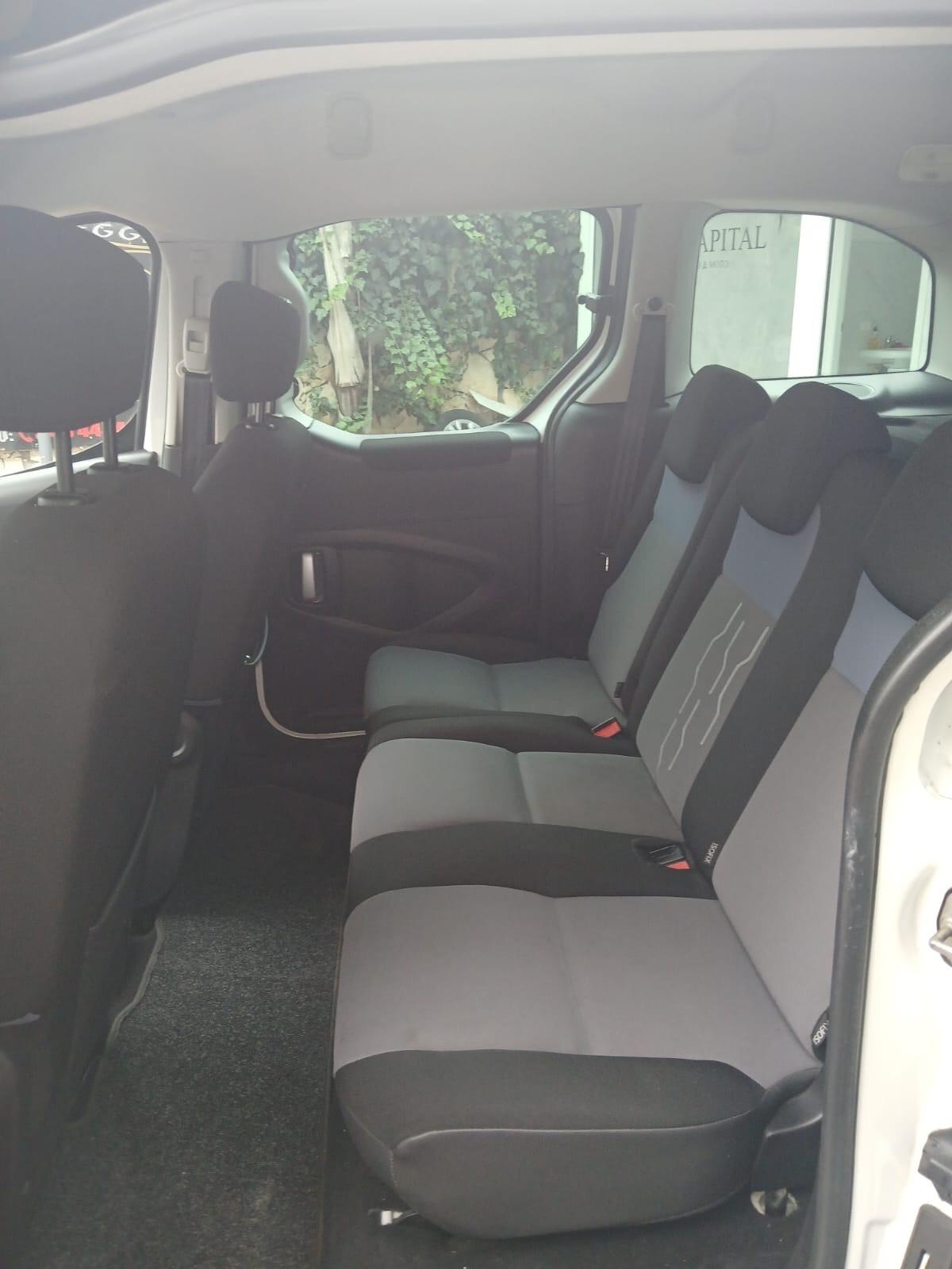 Peugeot Partner Tepee BlueHDi 100 Outdoor