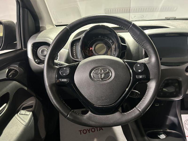 Toyota Aygo Connect 1.0 VVT-i 72 CV 5 porte x-play