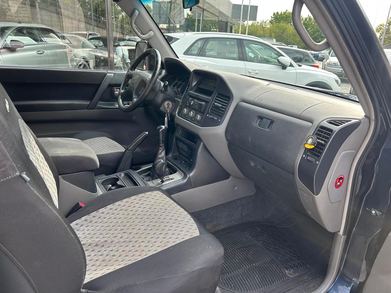 Mitsubishi Pajero 2.5 TDI 3p. GL