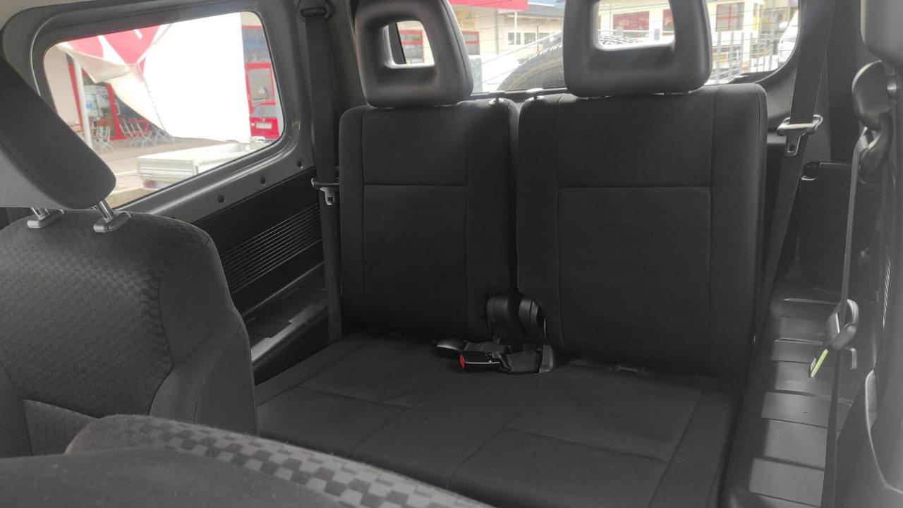 SUZUKI JIMNY TOP 1.5 BENZINA 4 POSTI GANCIO TRAINO