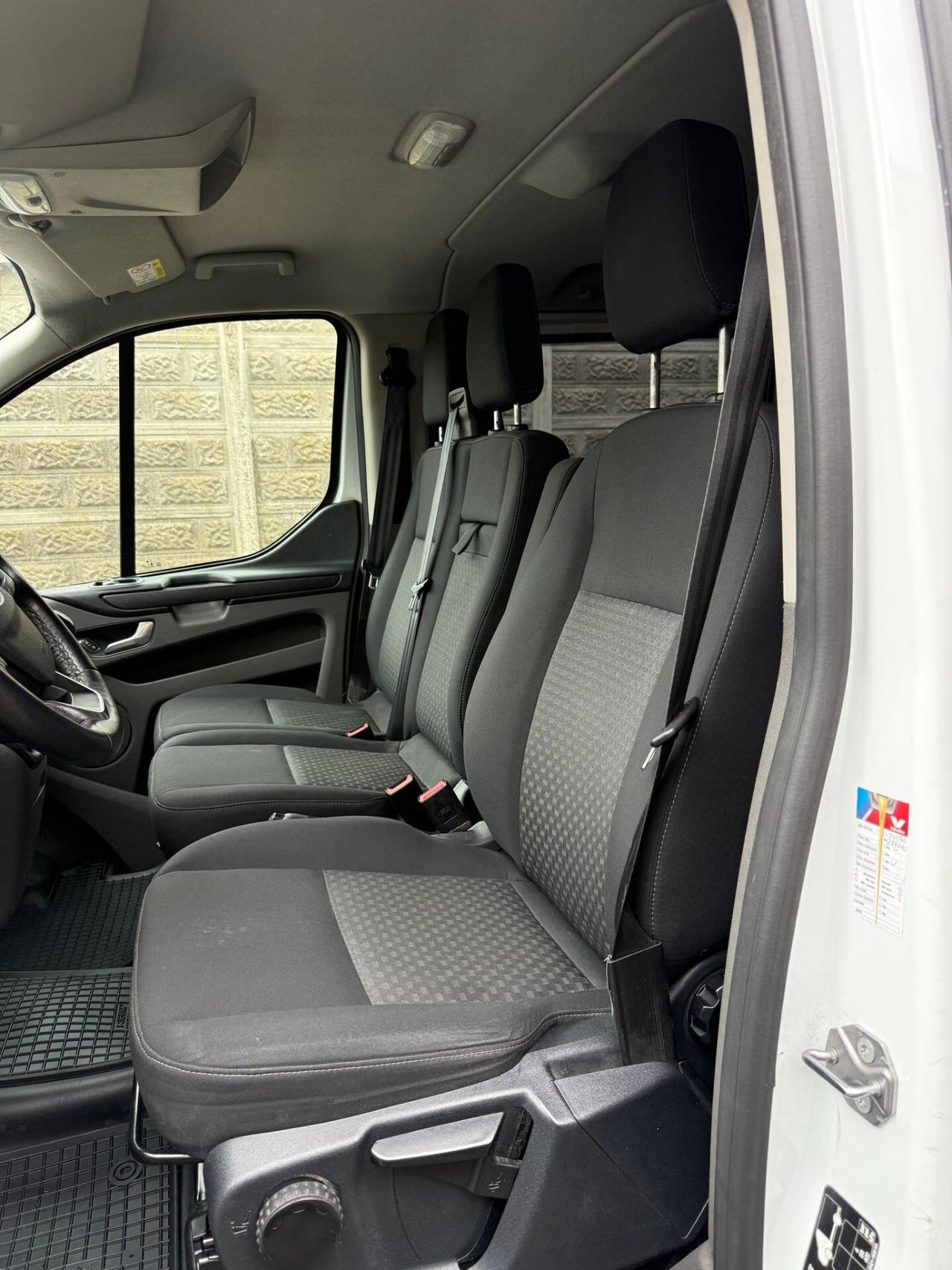 Ford Tourneo Custom Combi 320 2.0 EcoBlue 130CV PL