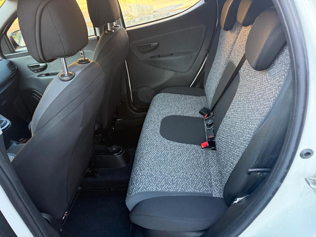 Lancia Ypsilon 1.0 FireFly 5 porte S&S Hybrid Gold Plus