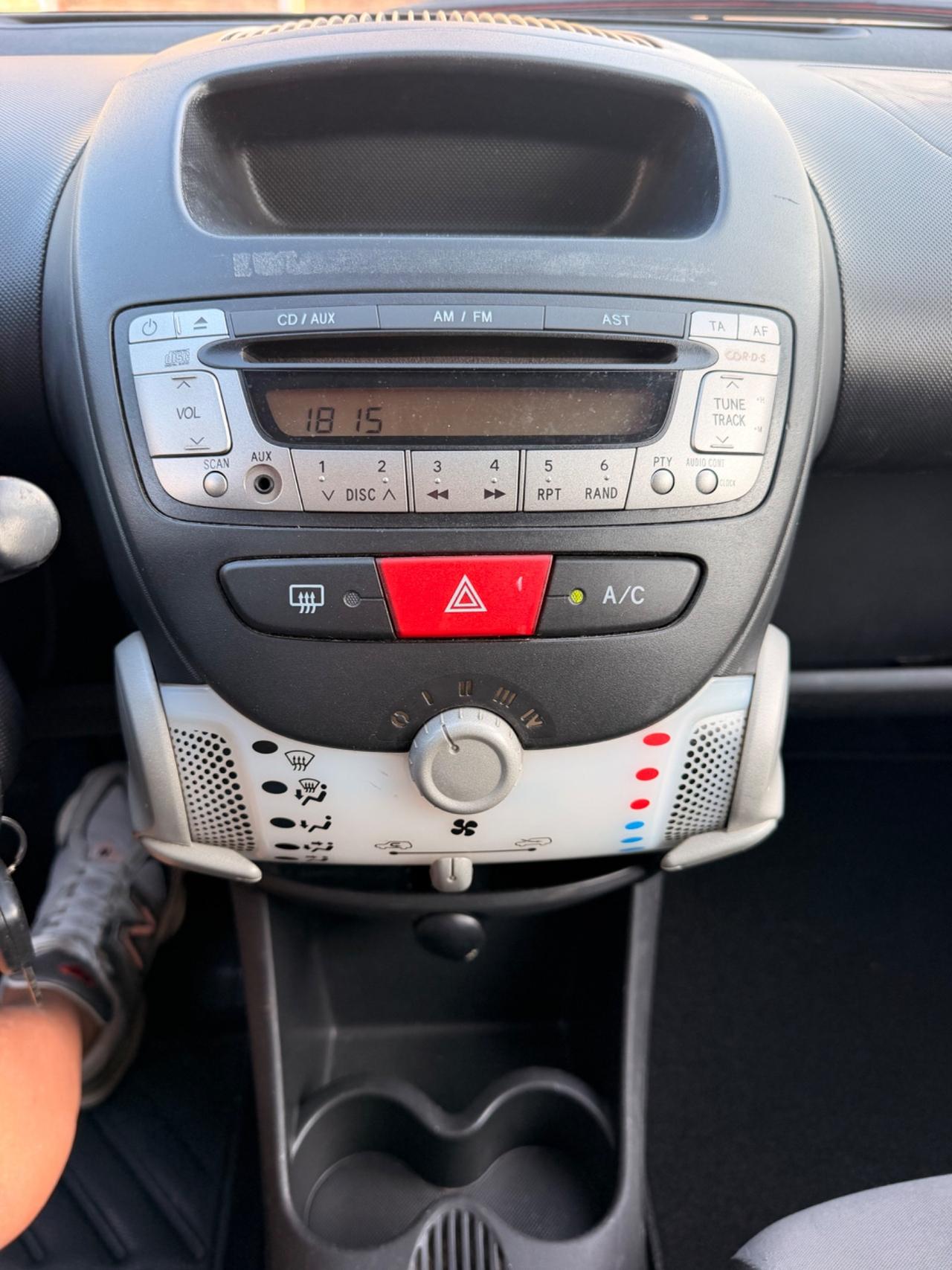 Peugeot 107 1.0 68CV 5p. SUPERGA 2014