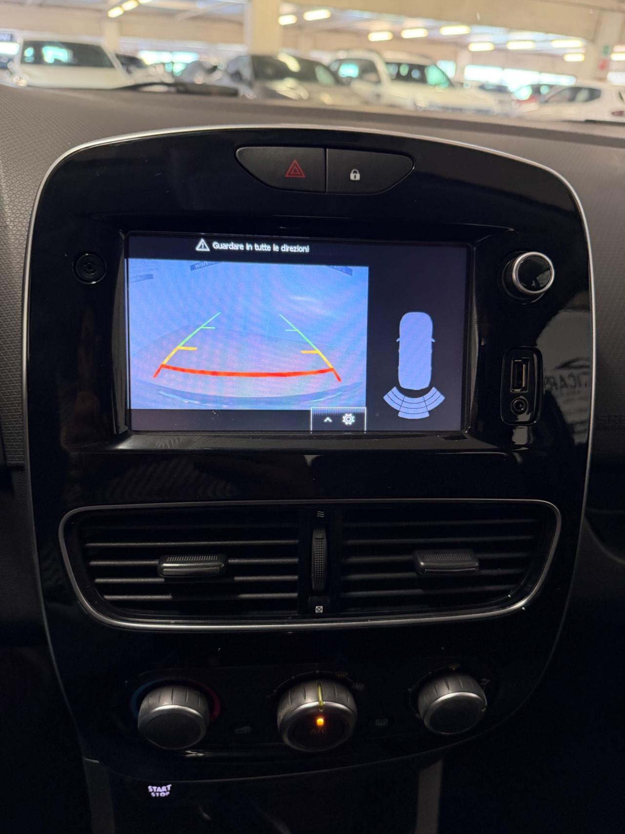 Renault Clio dCi 8V 90 CV 5 porte Moschino Intens