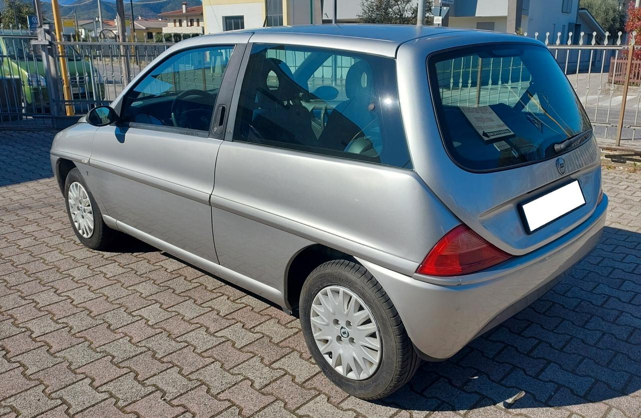 Lancia Y 1.2i cat Unica