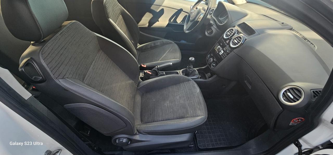 Opel Corsa 1.2 85CV 3 porte GPL-TECH b-color