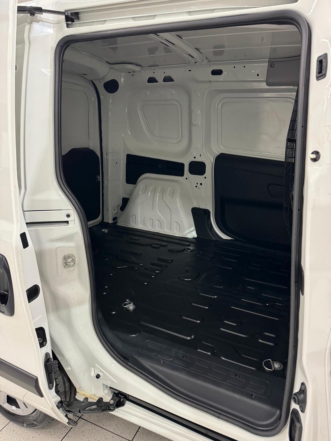 Doblò 1.6 MJT Lounge PORTA LATERALE PARI NUOVO!!!!!