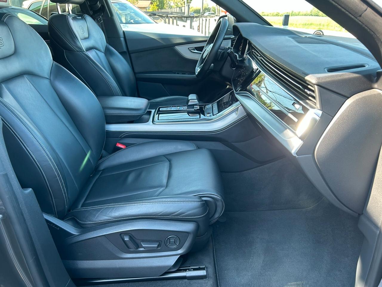 Audi Q8 50TDI 286CV Mhev quattro Tiptronic S-Line - PANORAMA