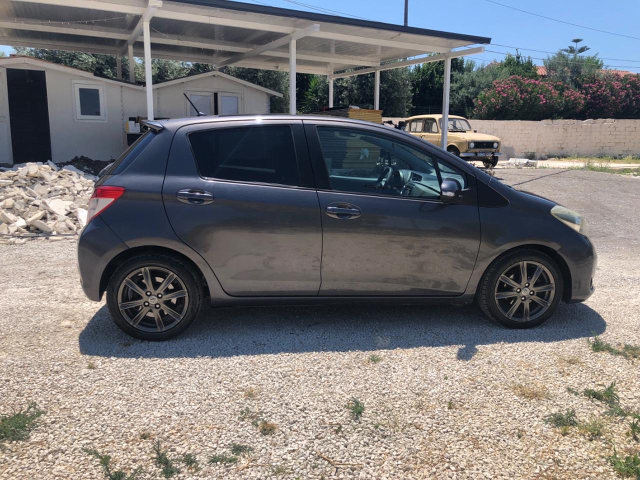 Toyota Yaris 1.4 D-4D 5 porte Lounge