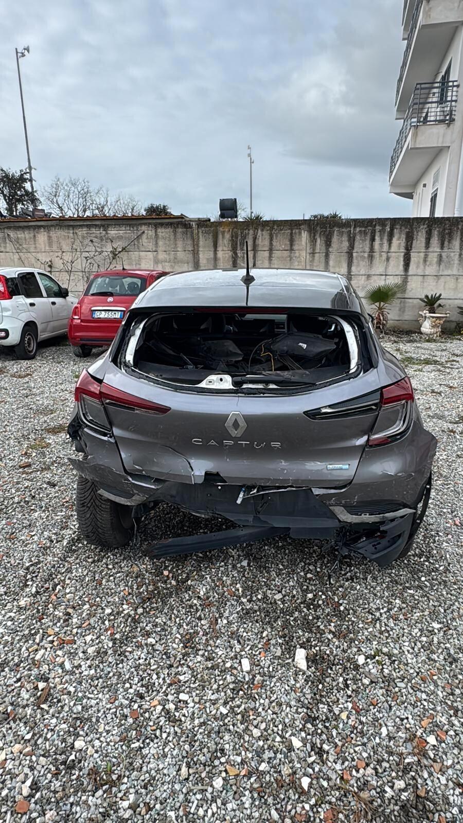 Renault Captur Hybrid Sinistrata Incidentata