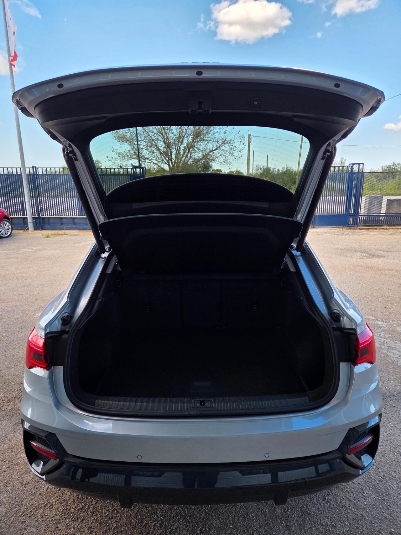 Audi Q3 35 TDI S tronic Business