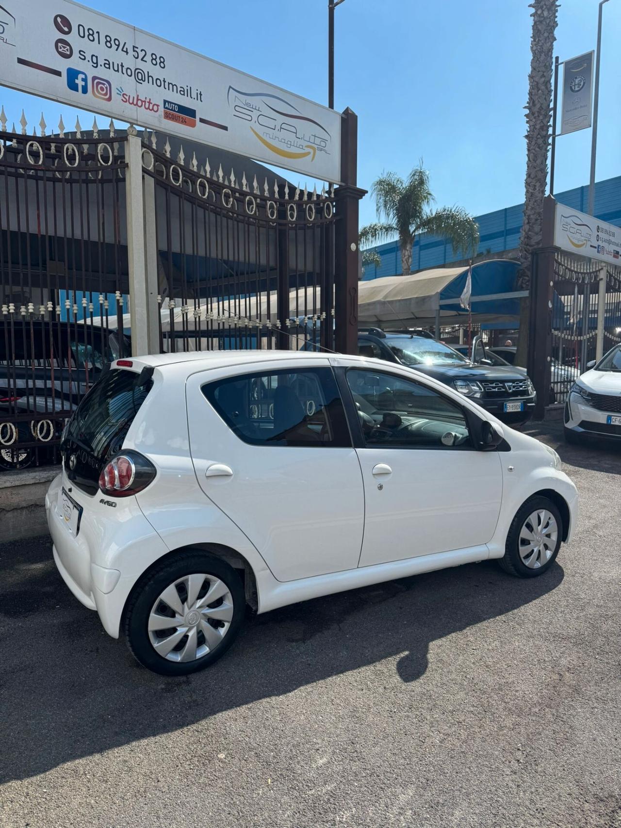 Toyota Aygo 1.0 12V VVT-i 5 porte Lounge Connect MMT