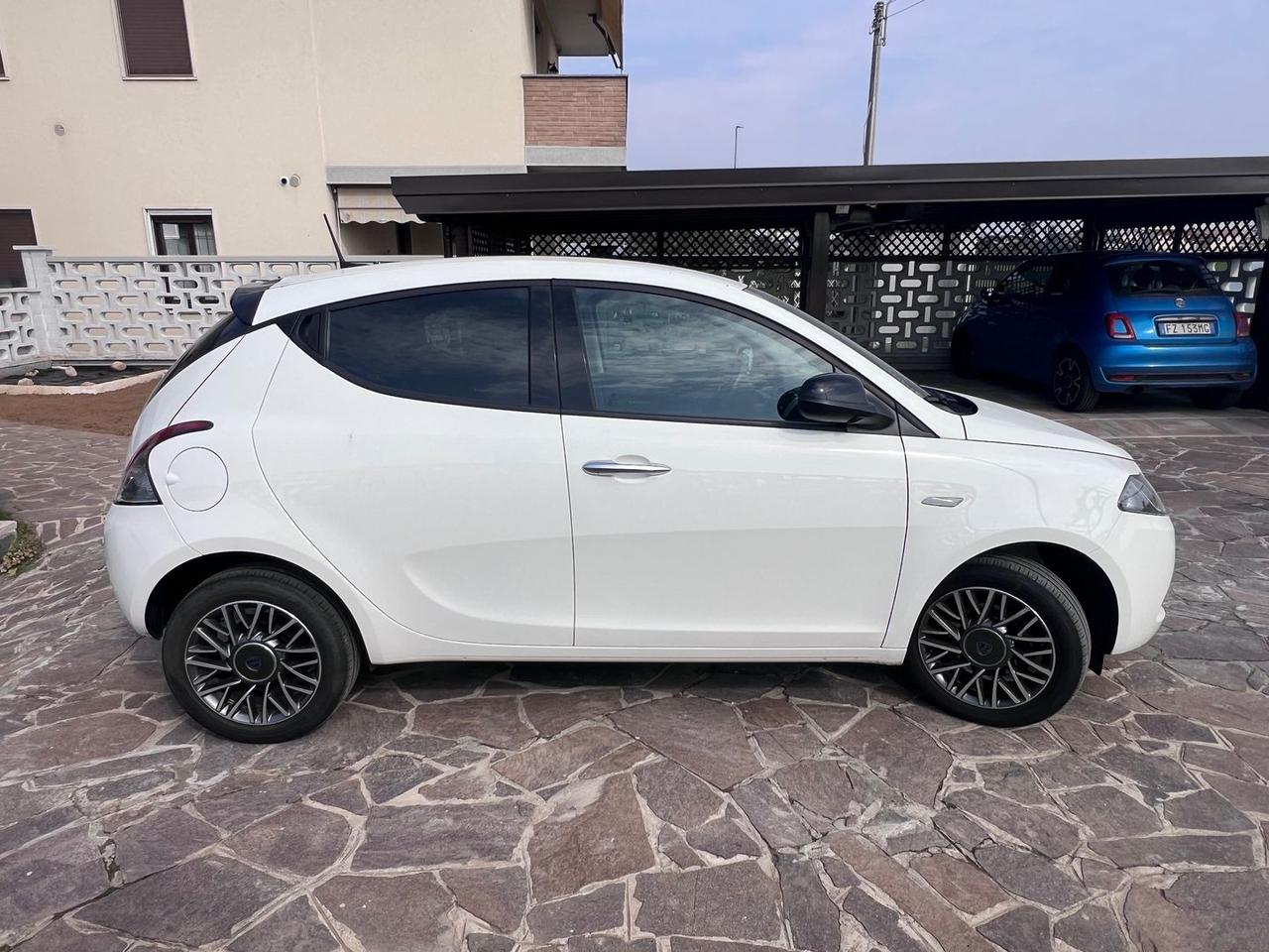 Lancia Ypsilon 1.0 FireFly MHEV #9823