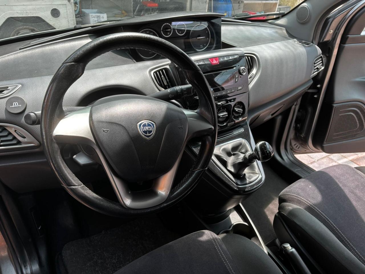 Lancia Ypsilon 1.3 MJT 16V 95 CV 5 porte IDONEA PER NEOPATENTATI UNIPROPRIETARIO PERMUTABILE