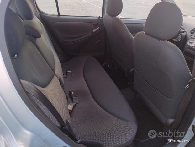 TOYOTA Yaris 1.4 tdi D-4D 5P diesel con GPL perf