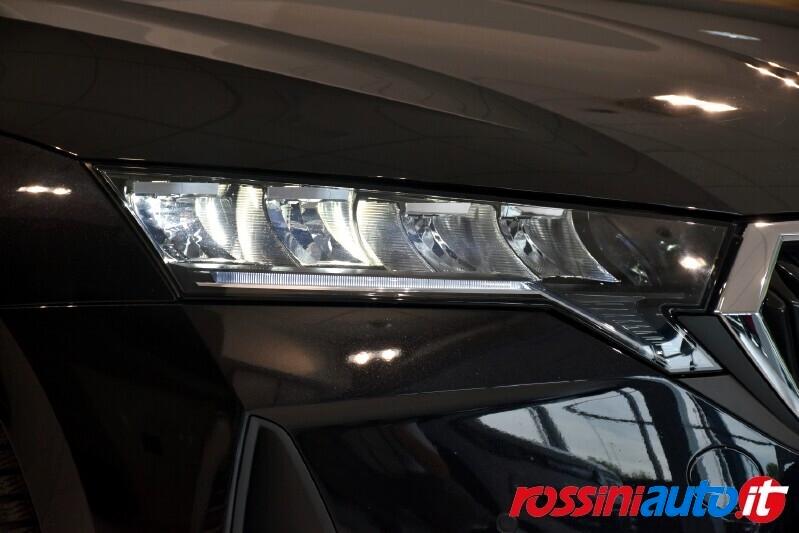 SKODA OCTAVIA WAGON 2.0 TDI 150 CV DSG SELECTION R18 + REARVIEW