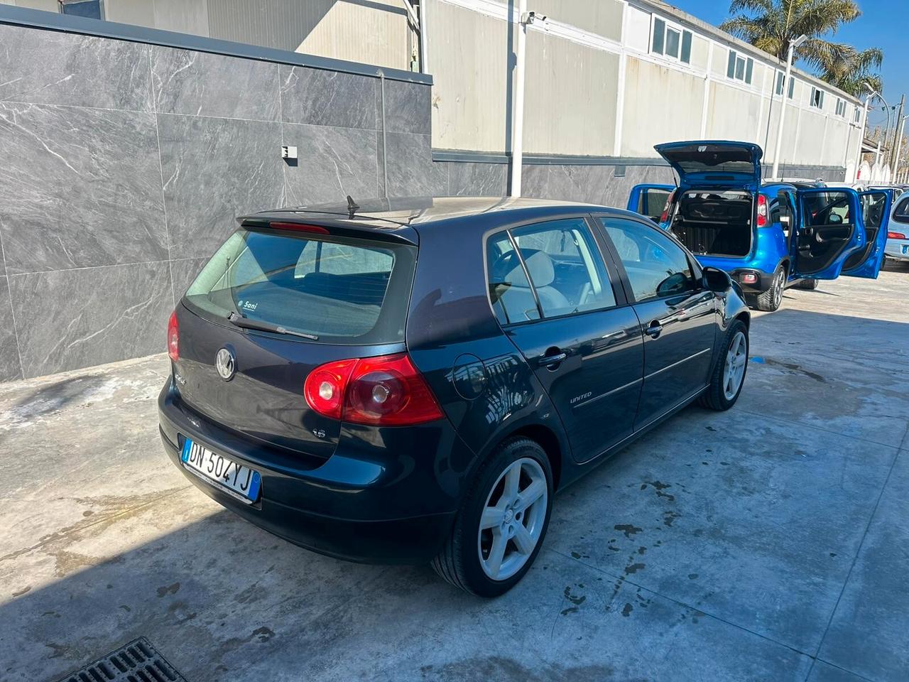 Volkswagen Golf 1.6 benz\ gpl 5p. Comftline