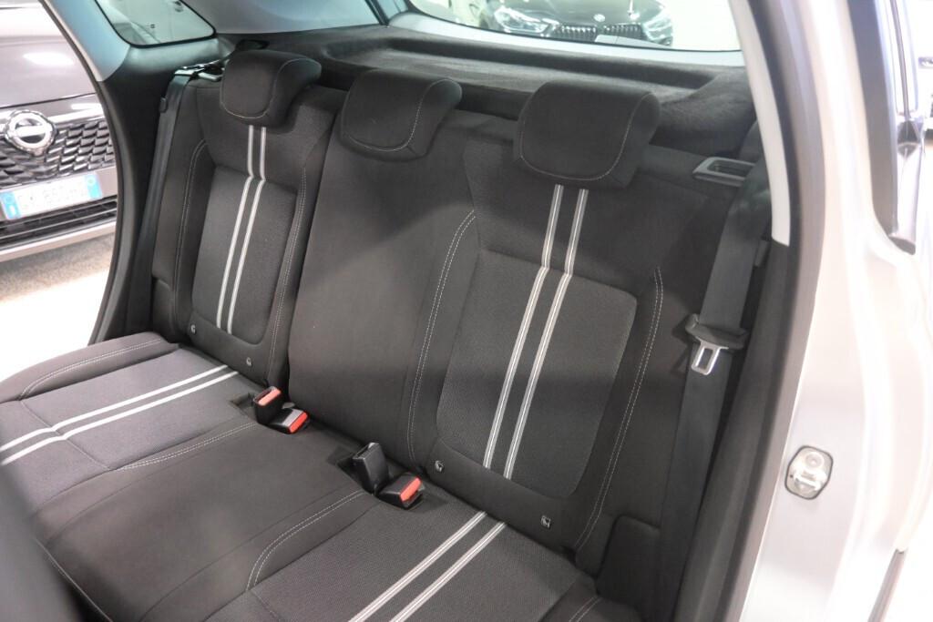 Opel Crossland Elegance 1.2 Turbo (110 cv)