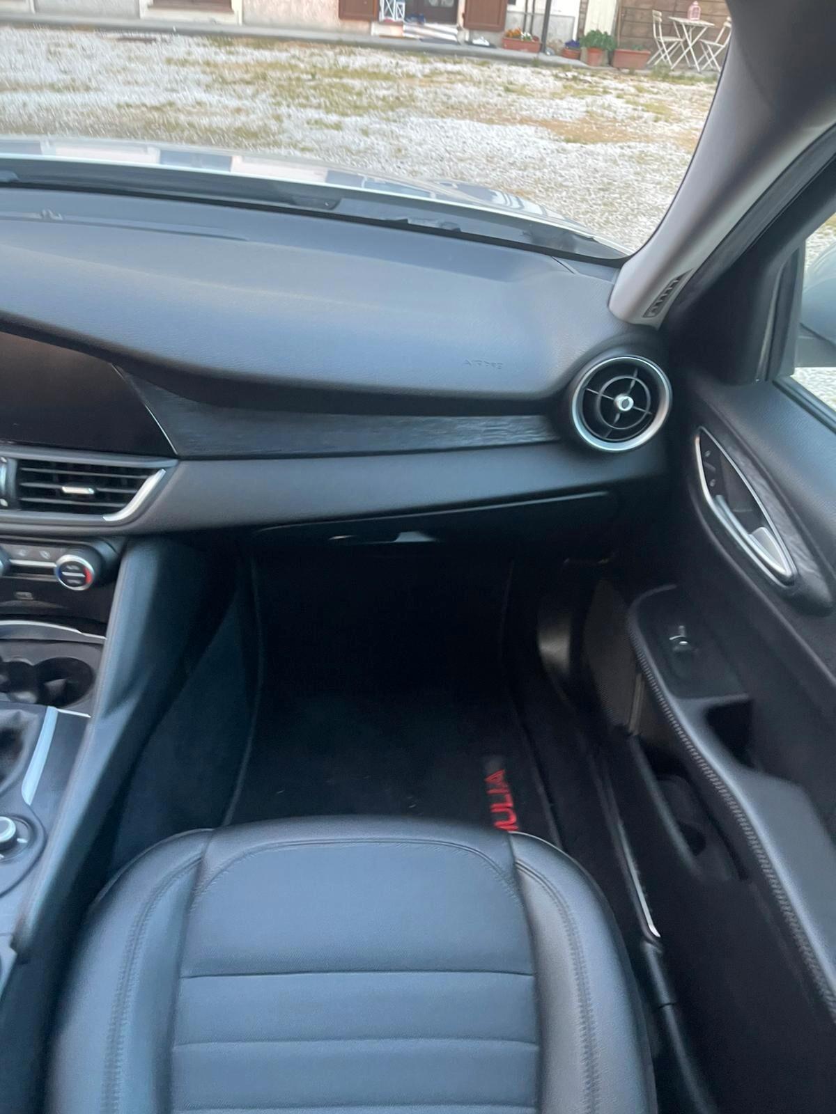 Alfa Romeo Giulia 2.2 Turbodiesel 150 CV