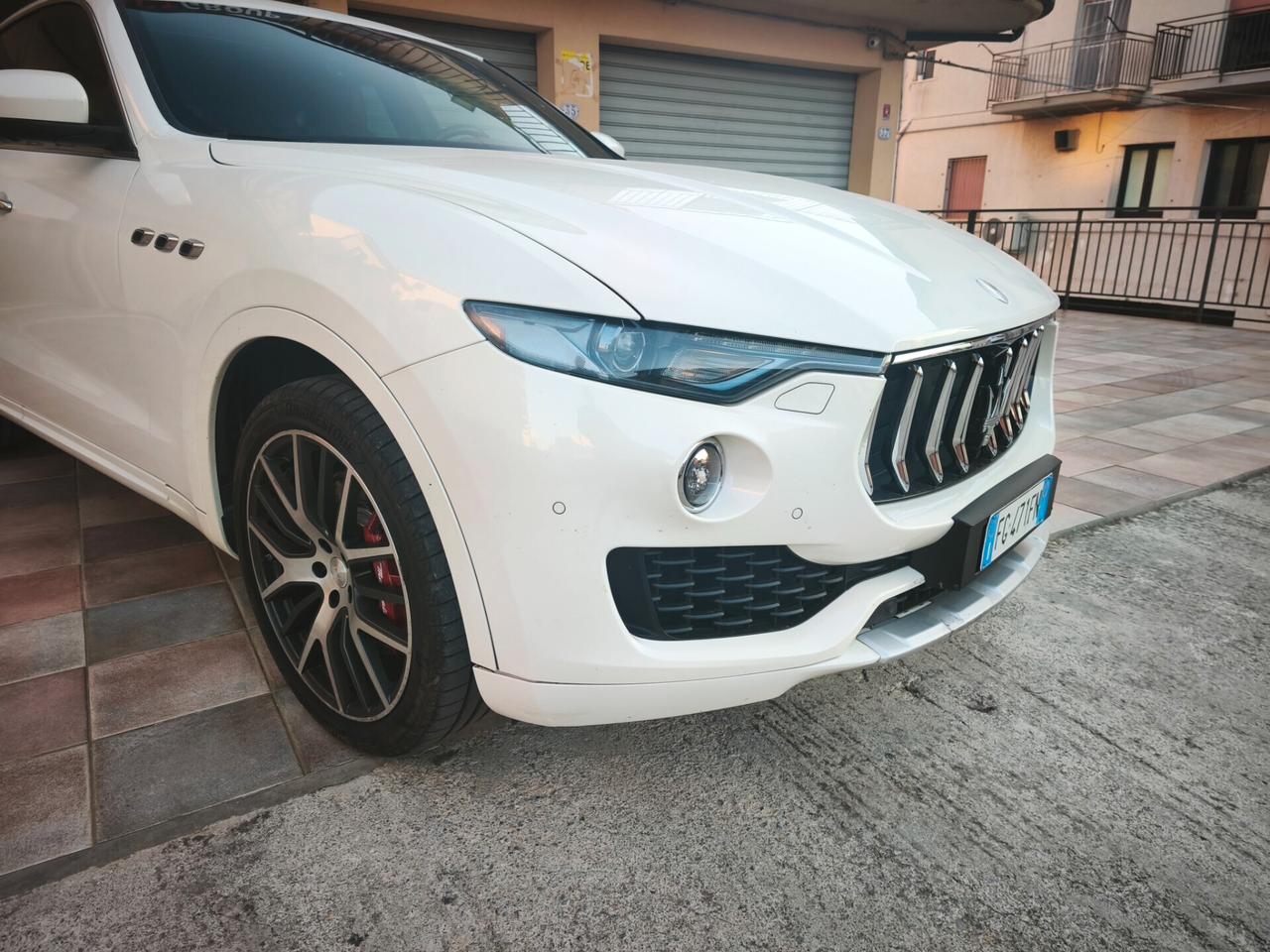 Maserati Levante SQ4 V6 430 CV TETTO